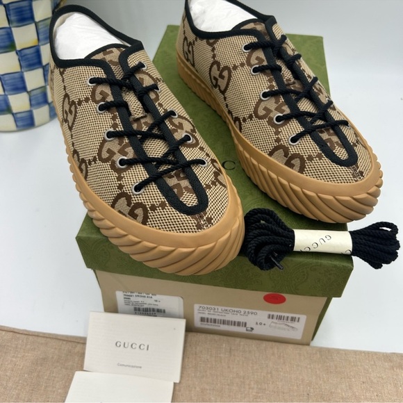 Men’s Gucci, jumbo GG low top sneaker size 10.5 made in Spain - Picture 2 of 9
